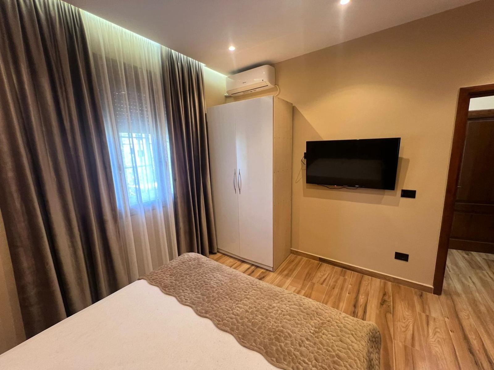 Vila Magis Vlore Luaran gambar