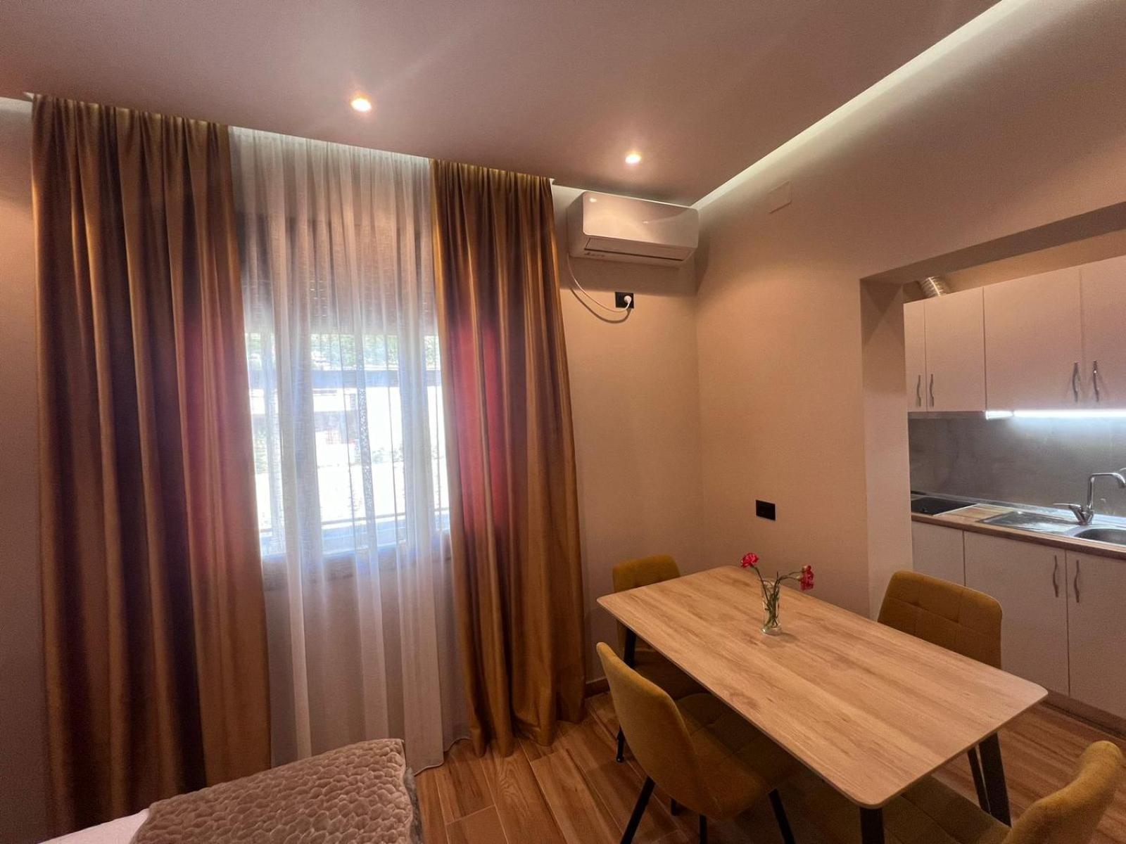 Vila Magis Vlore Luaran gambar